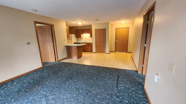 Building Photo - 2 Bedroom, 1 1/2 Bathroom Apartment With A/C & Garage - Available Now!