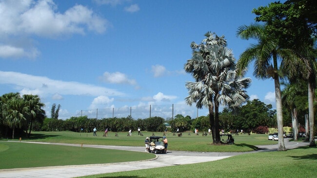 Building Photo - 9000 Jacaranda Ln