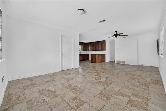 Building Photo - 909 Rosewood Hills Dr