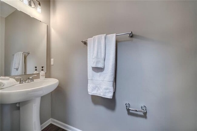 Building Photo - 512 Isabella Ct