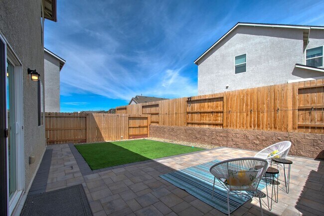Building Photo - Terrific 4 bedroom available for rent - Al...
