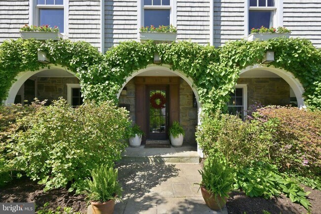 Building Photo - 2800 Greenvale St