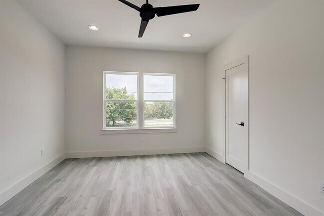 Building Photo - 4304 Sondick Ct