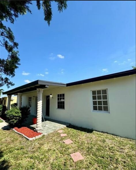 Building Photo - 1825 NW 74th St