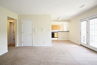 Building Photo - Pet-Friendly Villas at Southern Ridge Apartment