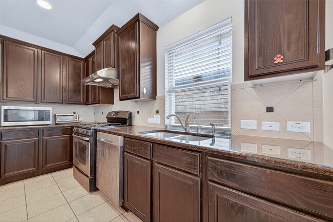 Building Photo - 15918 Keystone Ridge Ln