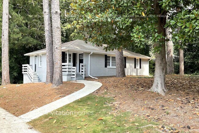 Building Photo - 705 Pinehill Dr