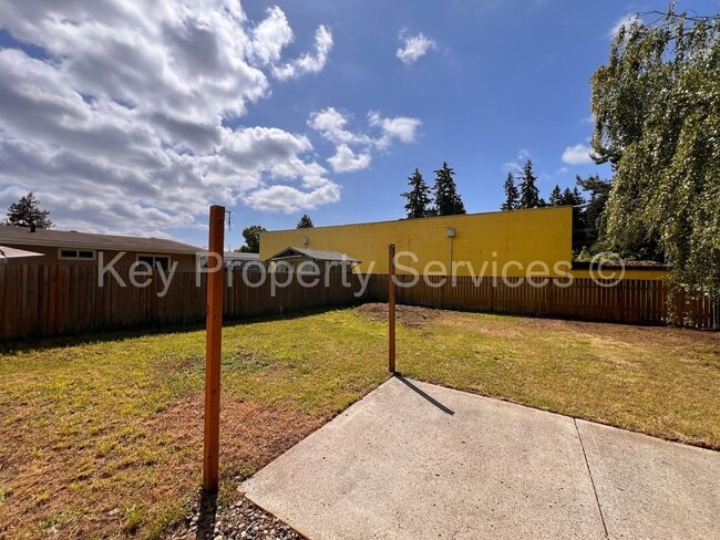 Building Photo - Cozy Two Bedroom House with Large Yard