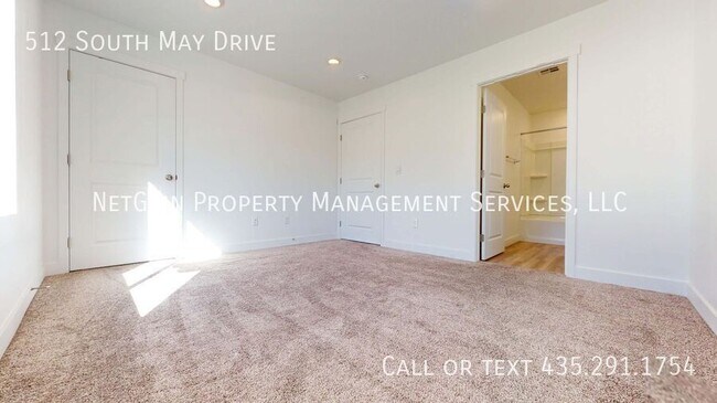 Building Photo - 512 May Dr