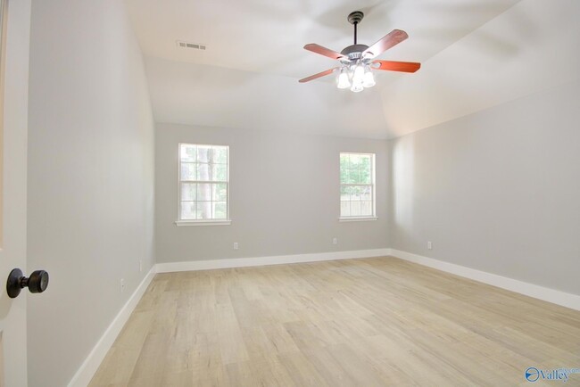 Building Photo - 205 Jarrett Ln