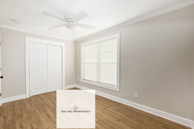 Building Photo - Charming Three Bedroom in Greer, SC