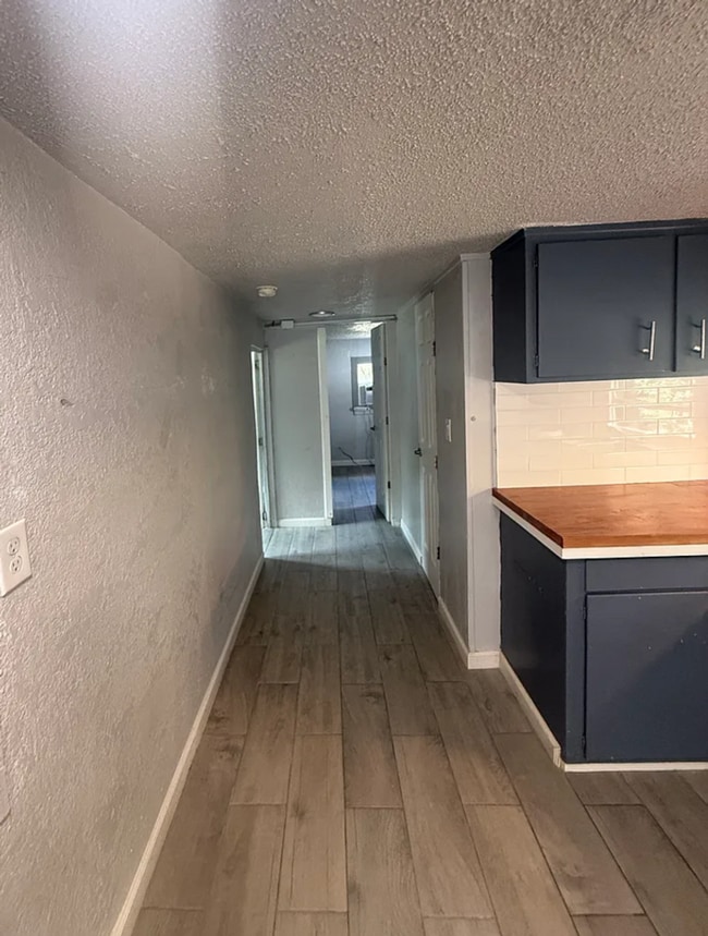 Building Photo - All utilities included. 2 Bedrooms. Lawn care included