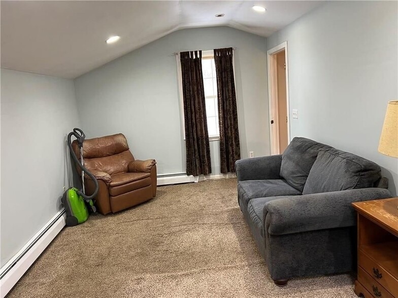 Building Photo - 36 Tower Hill Rd