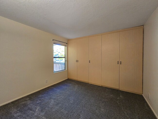 Building Photo - 941 Calle Mejia