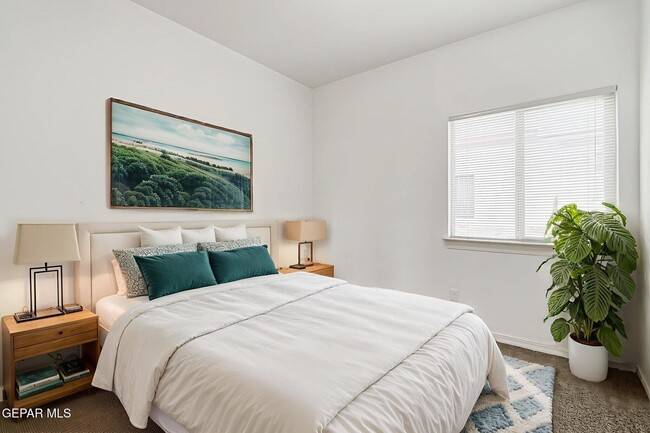 Building Photo - 14232 Charles Pollock Ave