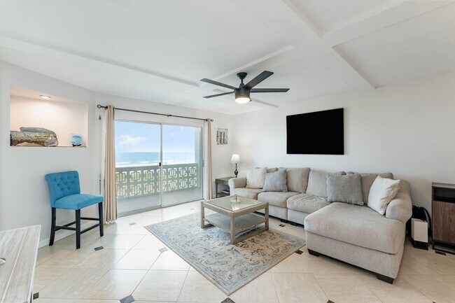 Building Photo - Beautiful furnished Ocean front condo available after April 2026 to December 2026