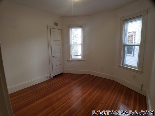 Building Photo - 32 Juliette St