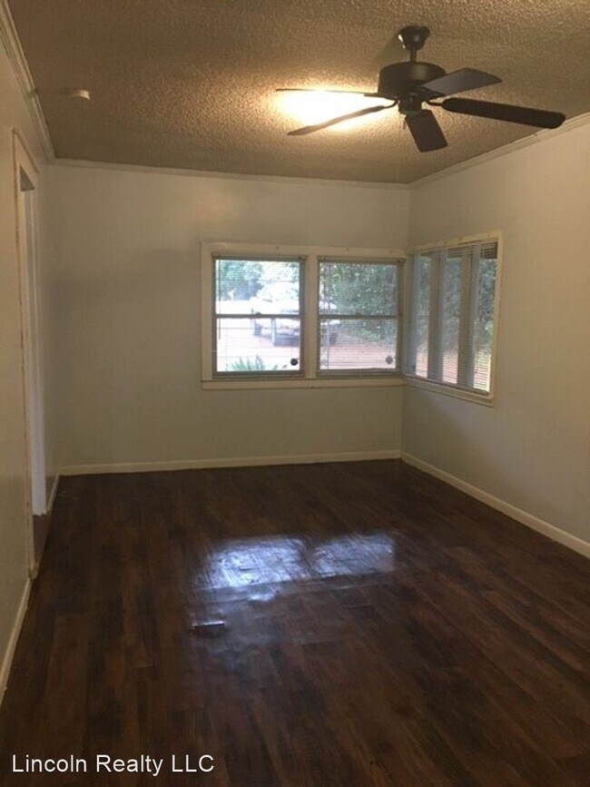 Building Photo - 3 br, 2 bath House - 701 W. Alden Ave