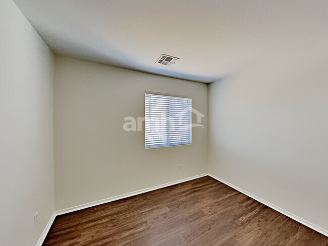 Building Photo - 11319 W Mariposa Dr