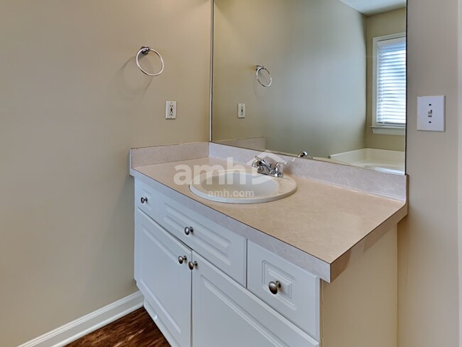 Building Photo - 175 Garrison Crossing