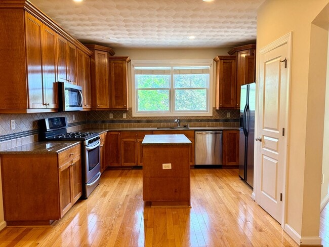 Building Photo - Gorgeous 3 story, 3 bed home in Ocean Park!