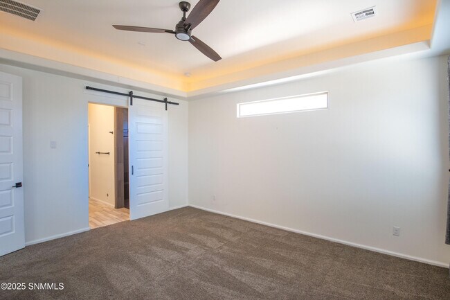 Building Photo - 3718 Golden Echo Lp