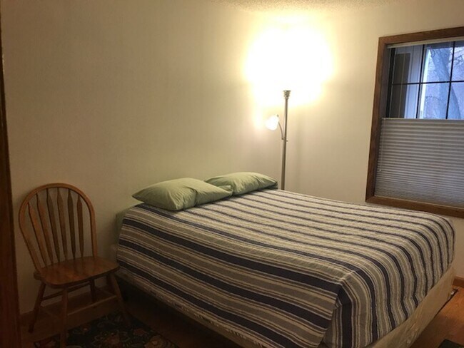 Building Photo - 1 Bedroom Condo Near CU Campus
