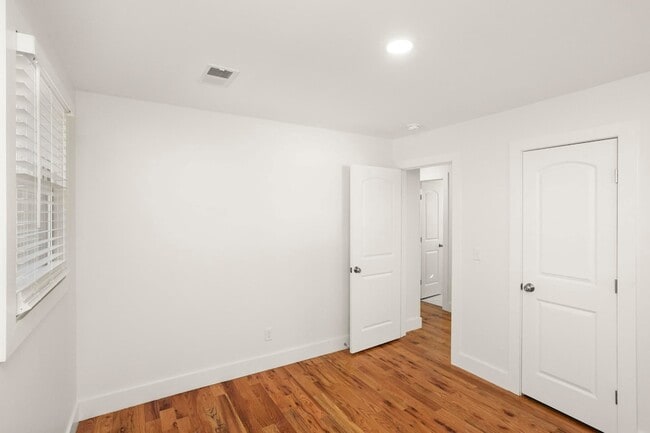 Building Photo - 312 Paragon Mills Rd