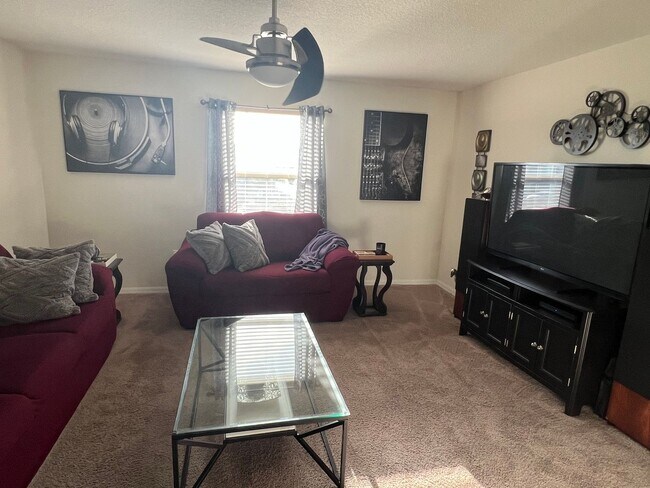 Building Photo - INCREDIBLE DEAL: 5-BR Corner Lot Home in Crown Pointe Cove – Spacious & Bright!