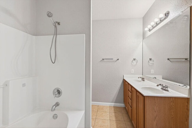 Building Photo - 10277 English Manor Dr