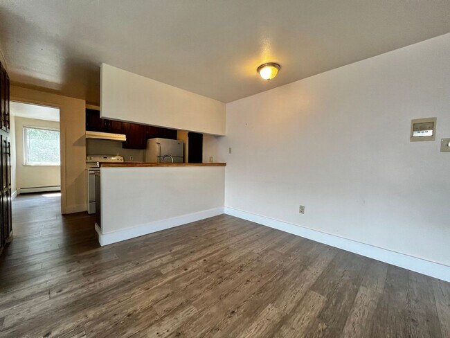 Building Photo - Mathews634 (KC-JF-NB)