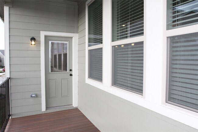 Building Photo - 12102 La Strada St