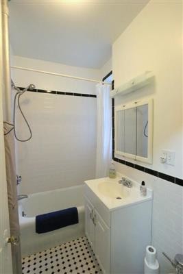 Building Photo - 17 Forest St