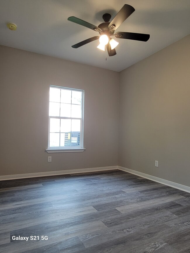 Building Photo - 112 Cora Lee Ln