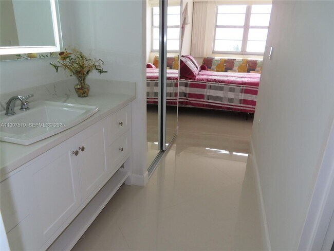 Building Photo - 5701 Collins Ave