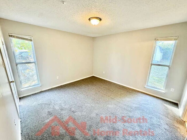 Building Photo - 3231 Ridgemont Ave