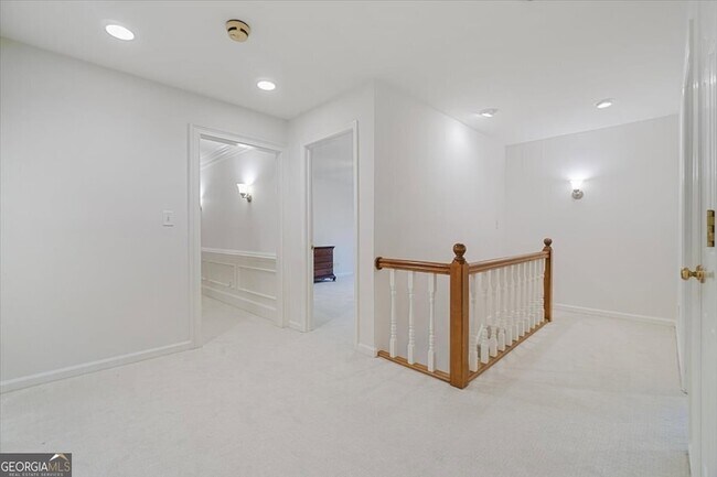 Building Photo - 80 Cliffcreek Trce NE