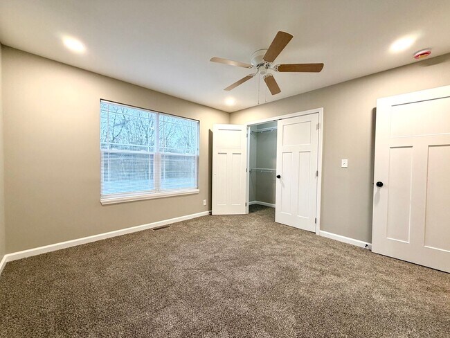 Building Photo - 511 Glenstone Springs Dr