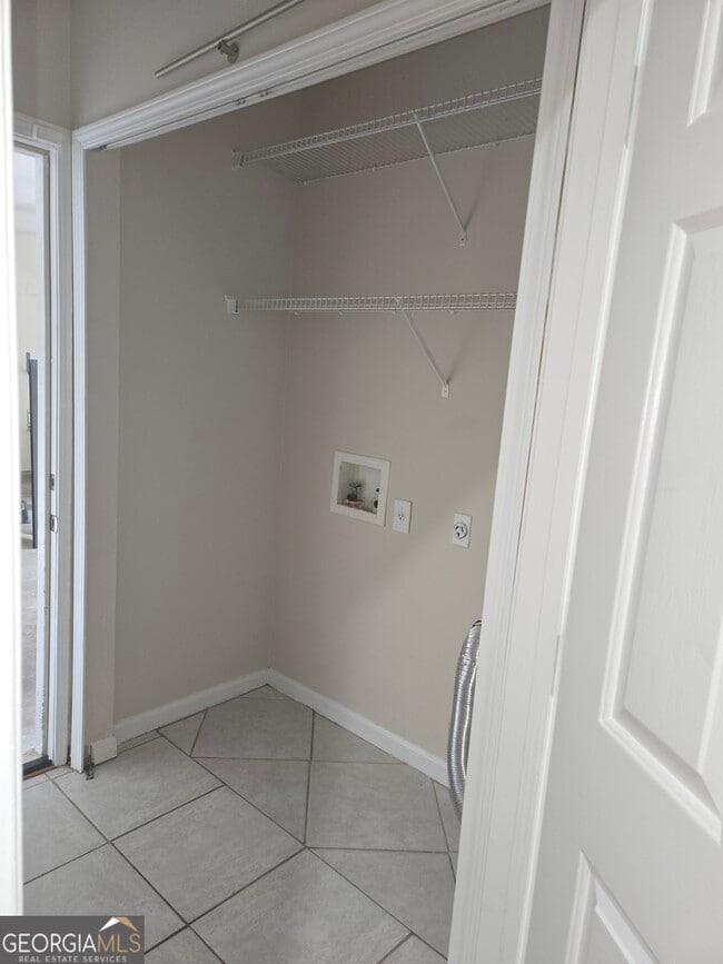 Building Photo - 3450 Evonvale Glen