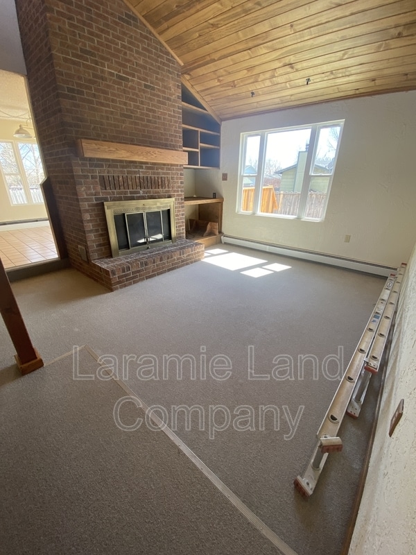 Building Photo - 2664 W Jefferson St