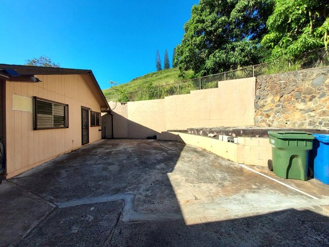 Building Photo - 98-364 Kilihe Way #33B, Aiea, HI 96701