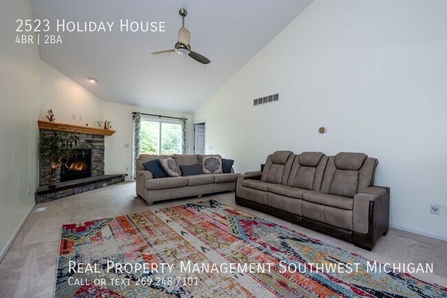 Building Photo - 2523 Holiday House Rd