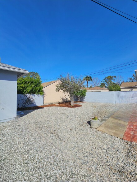 Building Photo - 2942 Midvale Ave