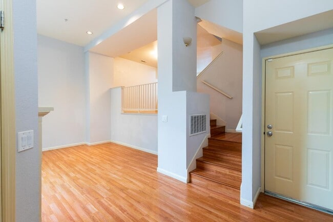 Building Photo - 4097 Alder Terrace