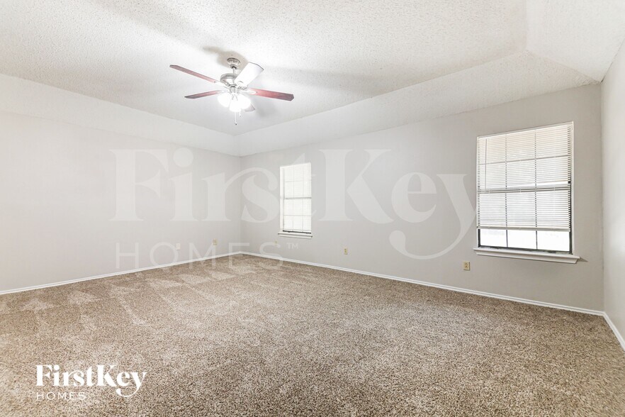 Building Photo - 1403 Bradford Pl