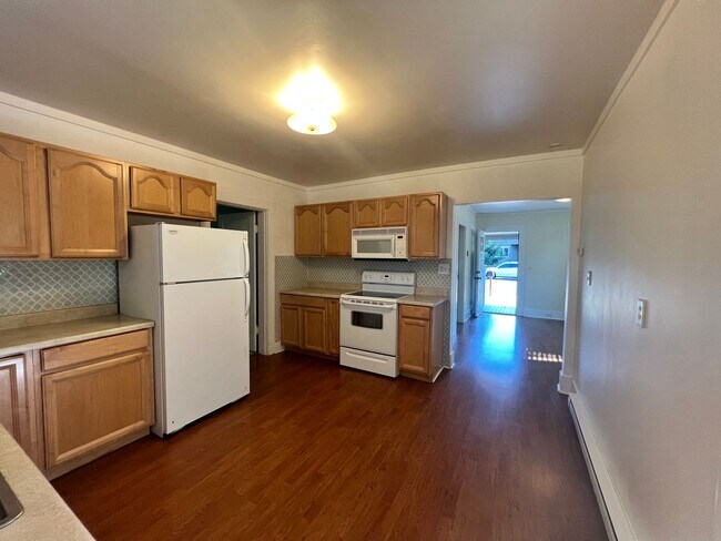 Building Photo - Charming Home near Downtown Ellensburg!