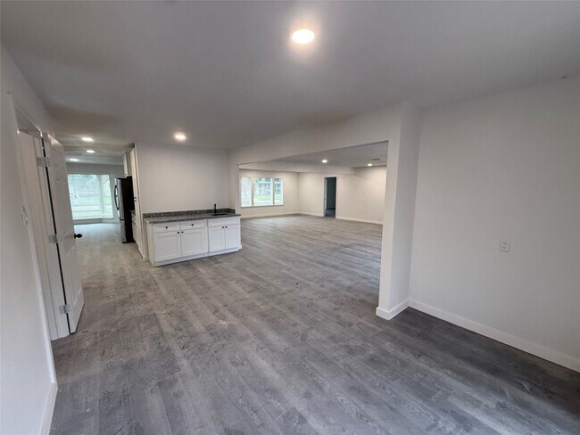 Building Photo - 1111 Caspian Ln