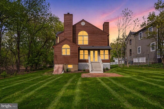 Building Photo - 5736 8th Rd N