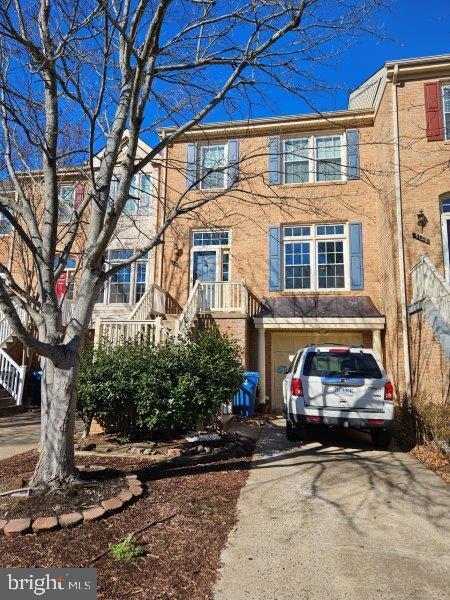 Building Photo - 5142 Woodford Dr