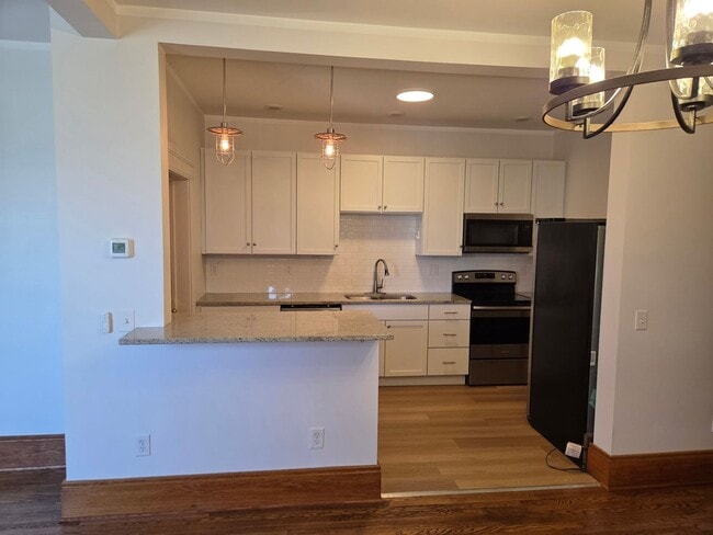 Building Photo - 109 Erie St